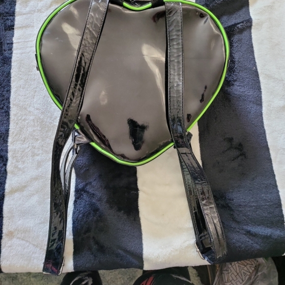 Sourpuss Heart-Shaped Creature from the Black Lagoon Bag - Black and Green - Picture 3 of 3